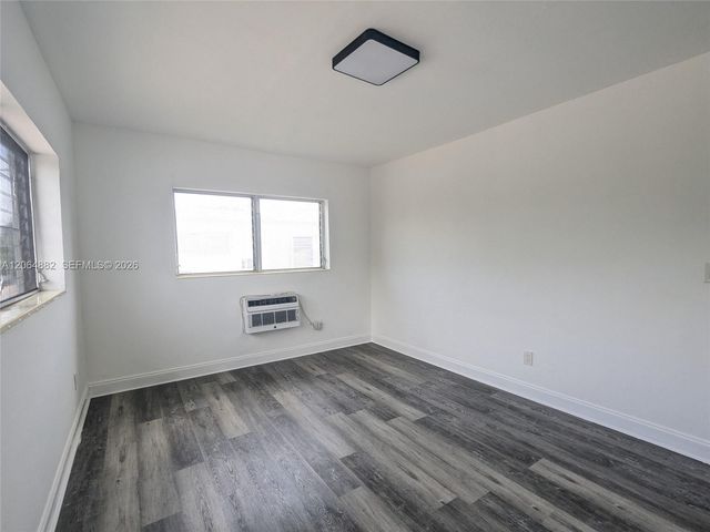 7805 Crespi Blvd 4, Miami Beach, FL 33141