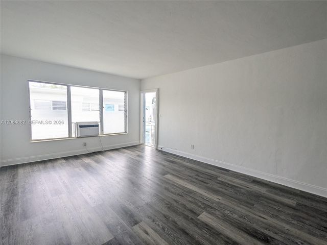 7805 Crespi Blvd 4, Miami Beach, FL 33141