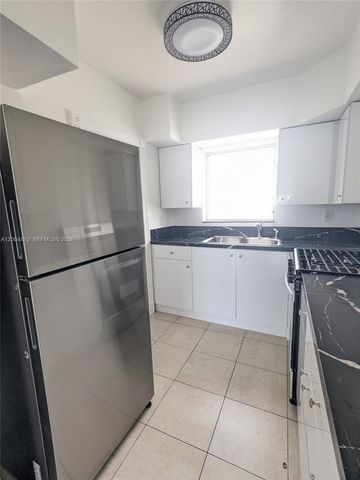 7805 Crespi Blvd 4, Miami Beach, FL 33141