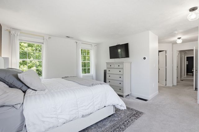37 Hemlock Dr, Ayer, MA 01432