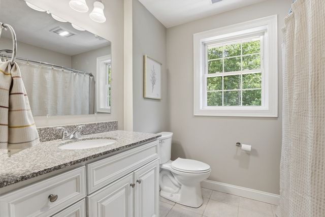 37 Hemlock Dr, Ayer, MA 01432