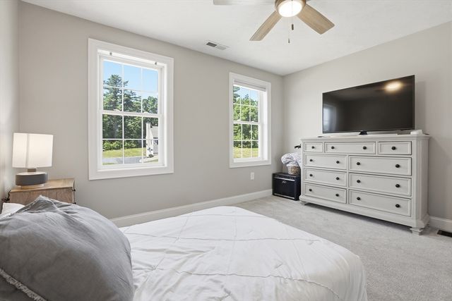 37 Hemlock Dr, Ayer, MA 01432