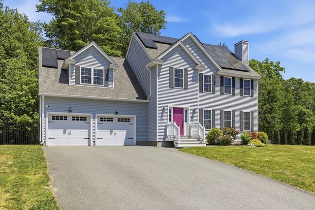 37 Hemlock Dr, Ayer, MA 01432