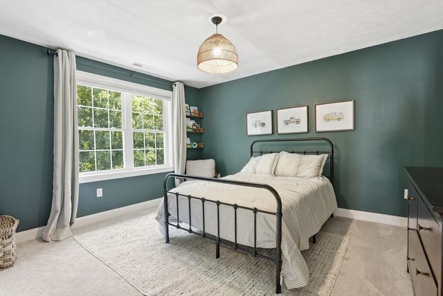 37 Hemlock Dr, Ayer, MA 01432