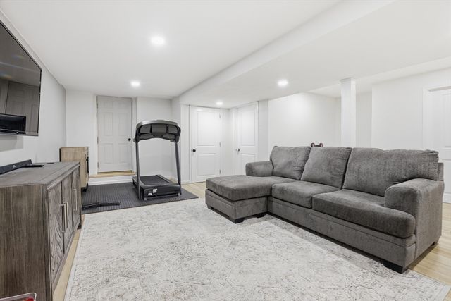 37 Hemlock Dr, Ayer, MA 01432