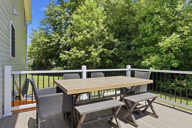 37 Hemlock Dr, Ayer, MA 01432