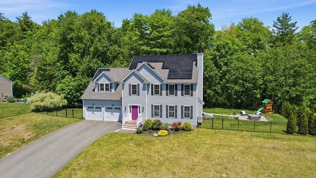 37 Hemlock Dr, Ayer, MA 01432