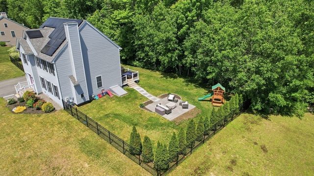 37 Hemlock Dr, Ayer, MA 01432