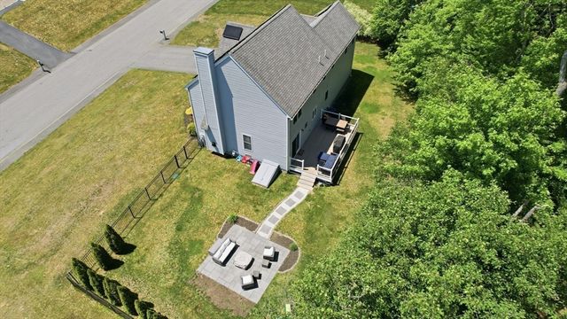 37 Hemlock Dr, Ayer, MA 01432