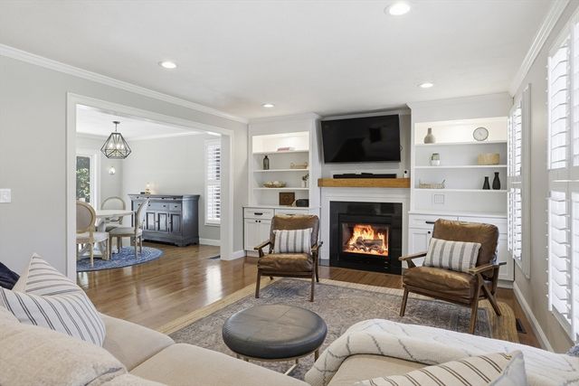 37 Hemlock Dr, Ayer, MA 01432