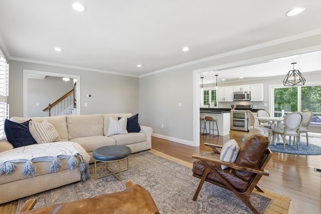 37 Hemlock Dr, Ayer, MA 01432