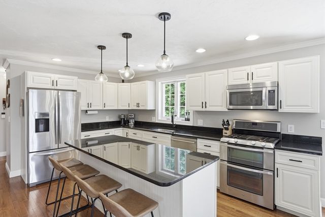37 Hemlock Dr, Ayer, MA 01432