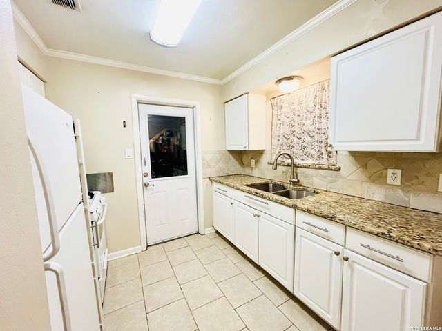 202 Michelle, Converse, TX 78109