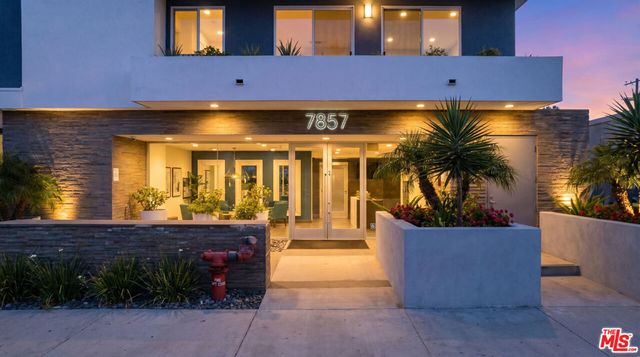 7857 W Manchester Avenue PH2, Playa Del Rey, CA 90293