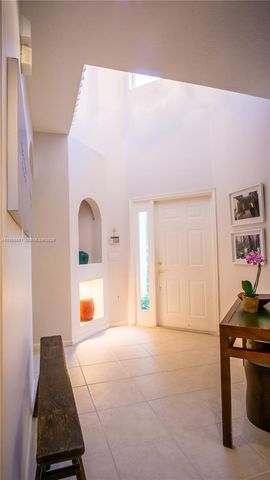 712 W Palm Aire Dr, Pompano Beach, FL 33069