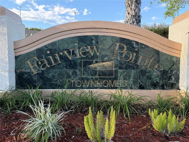 712 W Palm Aire Dr, Pompano Beach, FL 33069