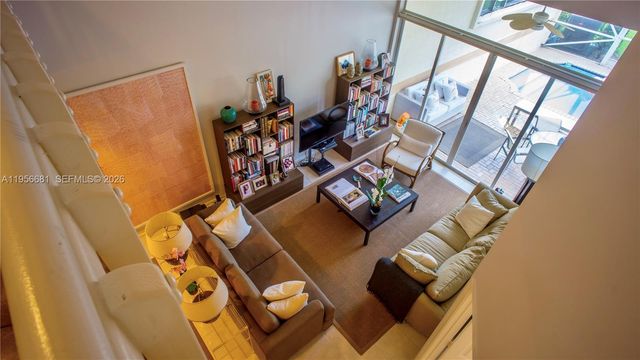 712 W Palm Aire Dr, Pompano Beach, FL 33069