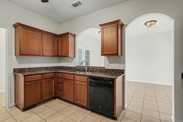 335 Quail Crossing Drive, Sanger, TX 76266