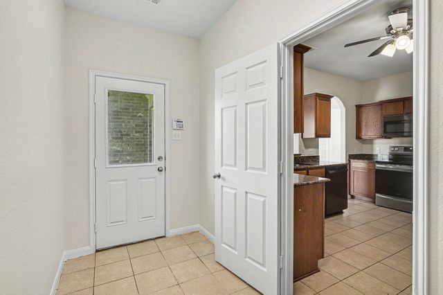 335 Quail Crossing Drive, Sanger, TX 76266