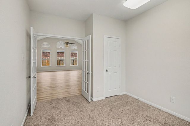 335 Quail Crossing Drive, Sanger, TX 76266
