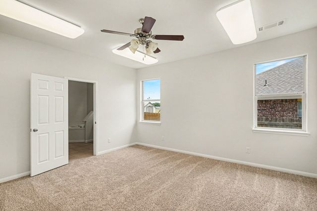 335 Quail Crossing Drive, Sanger, TX 76266