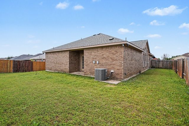 335 Quail Crossing Drive, Sanger, TX 76266