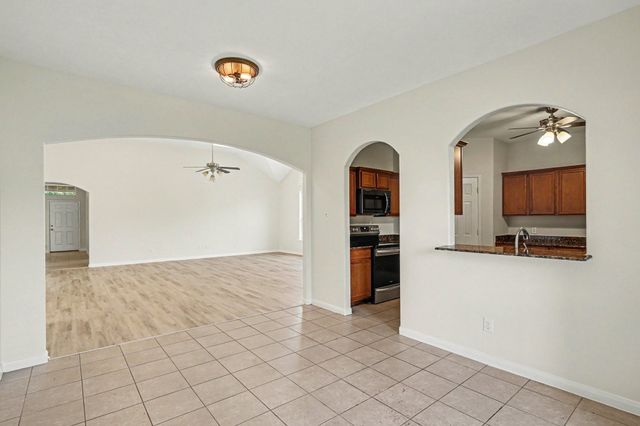 335 Quail Crossing Drive, Sanger, TX 76266