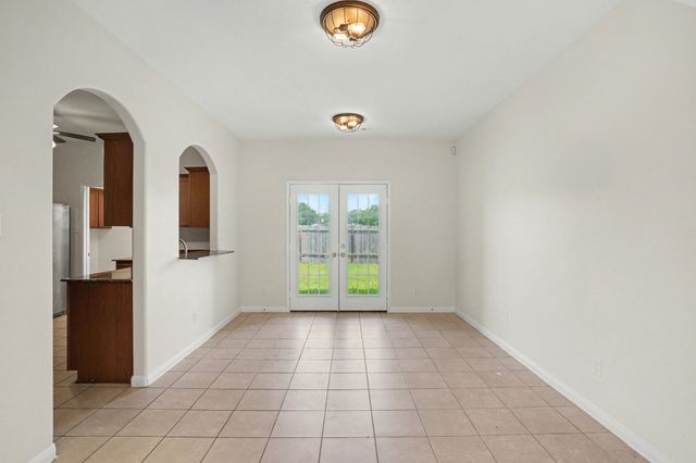 335 Quail Crossing Drive, Sanger, TX 76266