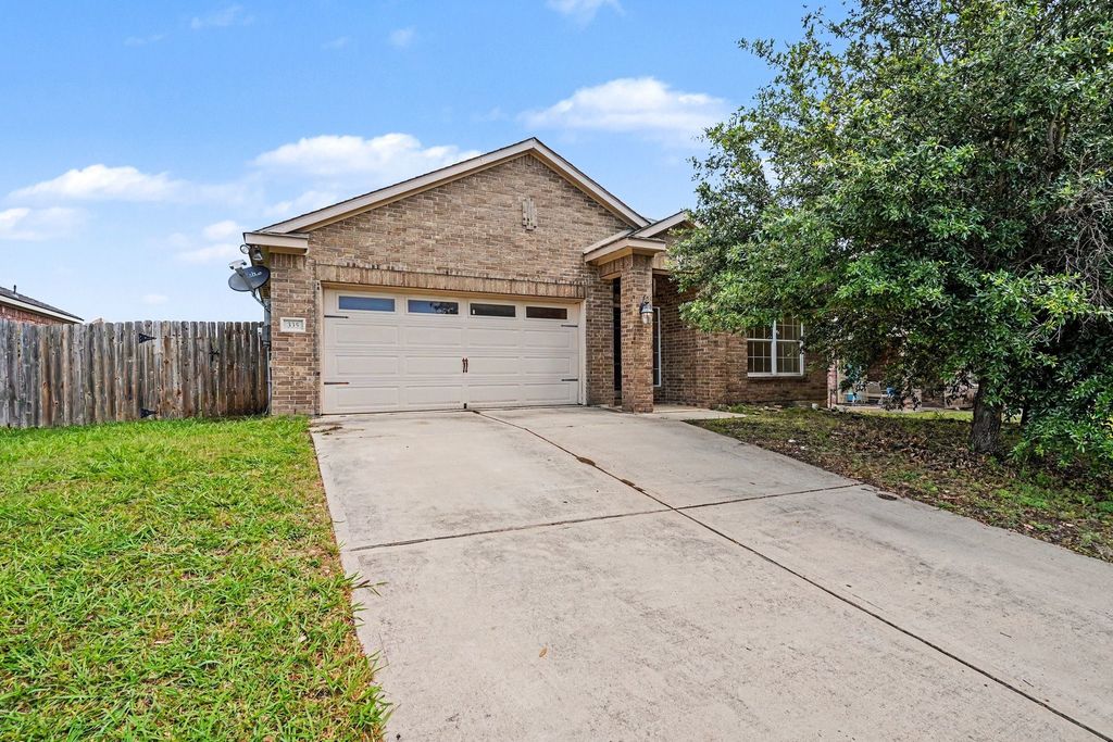 335 Quail Crossing Drive, Sanger, TX 76266