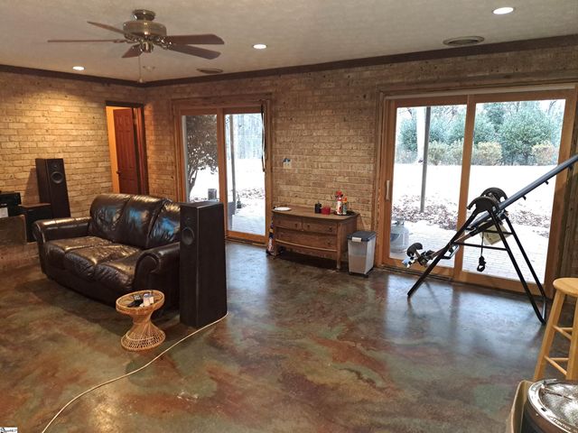 1923 Fairview Road, Fountain Inn, SC 29644