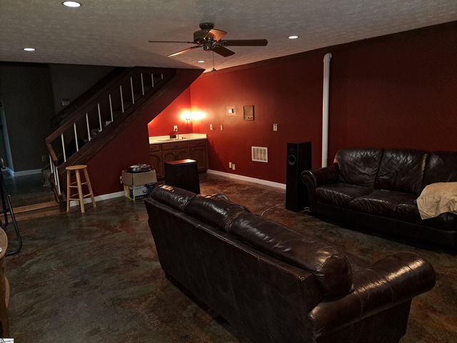 1923 Fairview Road, Fountain Inn, SC 29644