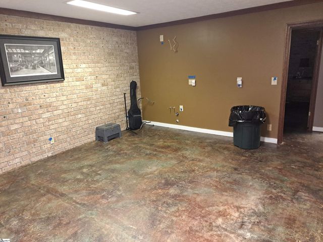 1923 Fairview Road, Fountain Inn, SC 29644