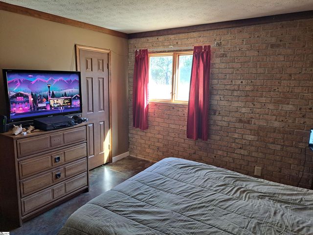 1923 Fairview Road, Fountain Inn, SC 29644