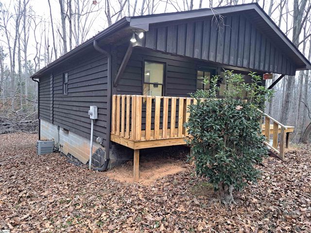 1923 Fairview Road, Fountain Inn, SC 29644