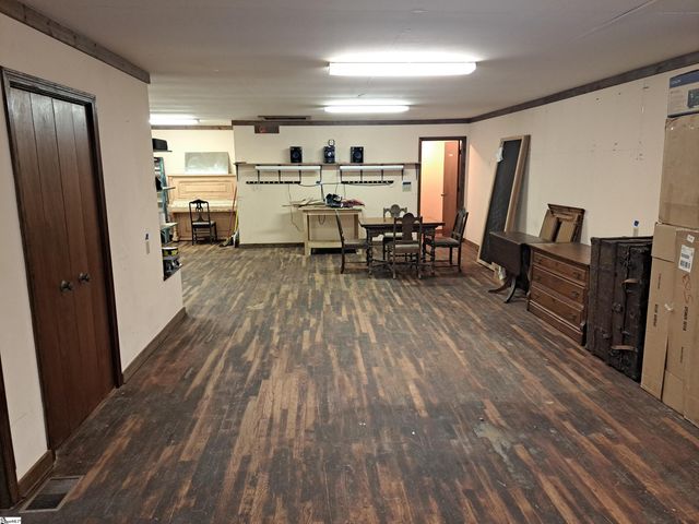 1923 Fairview Road, Fountain Inn, SC 29644