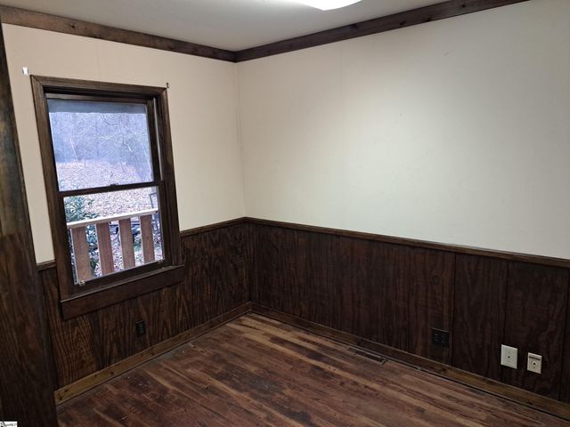 1923 Fairview Road, Fountain Inn, SC 29644