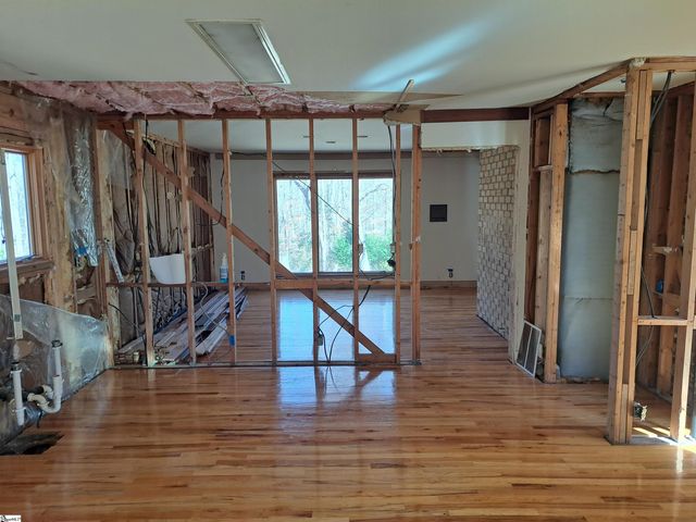 1923 Fairview Road, Fountain Inn, SC 29644