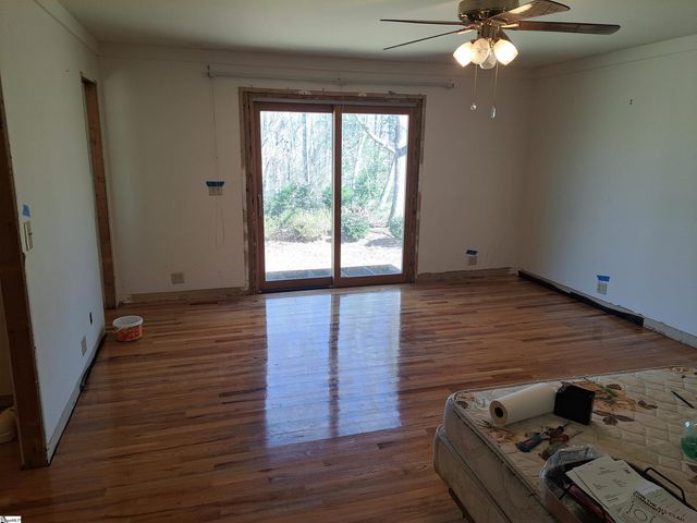 1923 Fairview Road, Fountain Inn, SC 29644