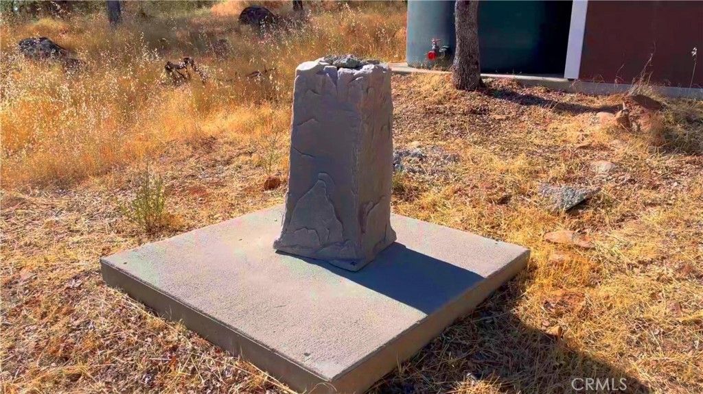 Image 11 of property listing at 5341 Paddy Hill Road, Mariposa, CA 95338