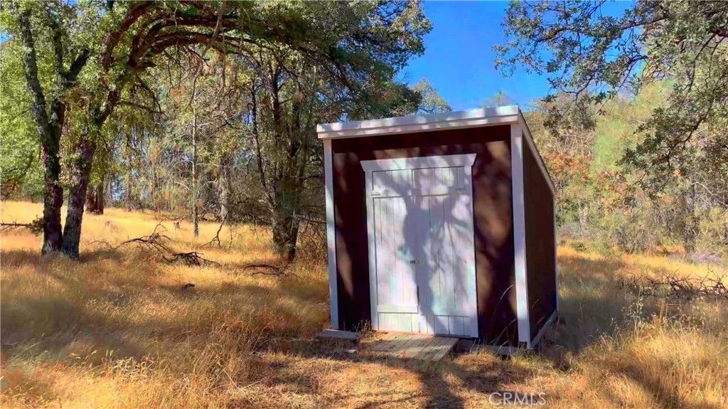 Image 9 of property listing at 5341 Paddy Hill Road, Mariposa, CA 95338