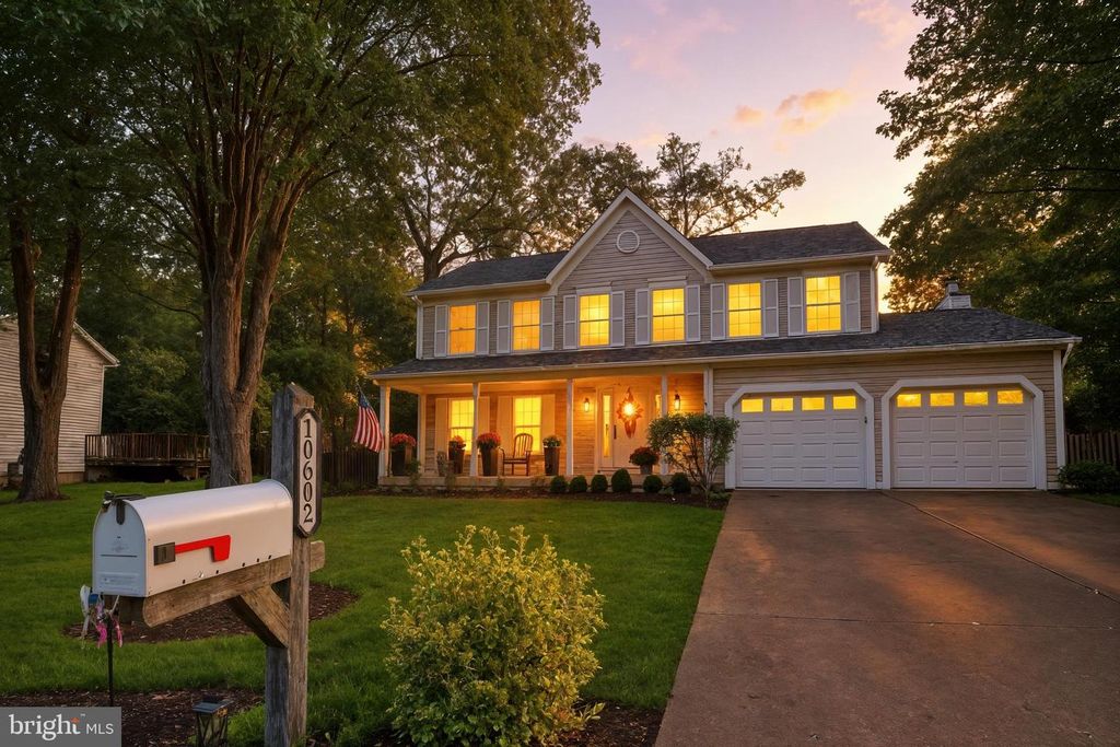 Image 1 of property listing at 10602 ASHFORD CIR, Waldorf, MD 20603