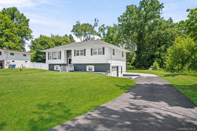 1 Brewster Drive, Middletown, NY 10940