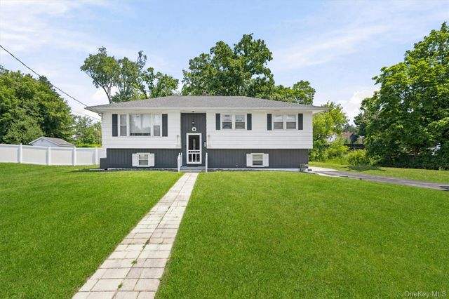 1 Brewster Drive, Middletown, NY 10940