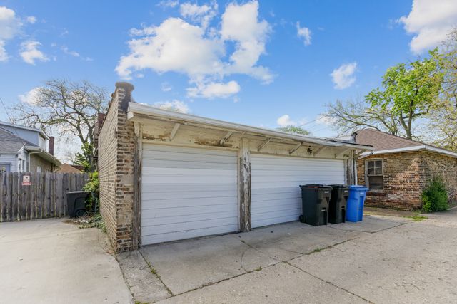 7544 S Ridgeland Avenue, Chicago, IL 60649