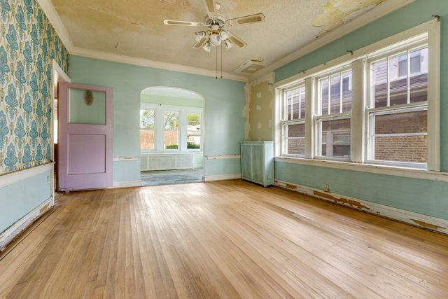 7544 S Ridgeland Avenue, Chicago, IL 60649