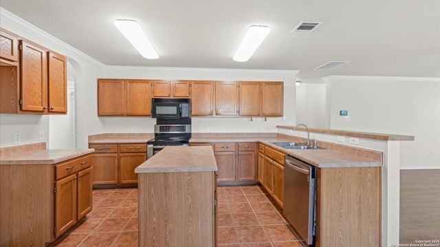 4218 Whitney, San Antonio, TX 78244