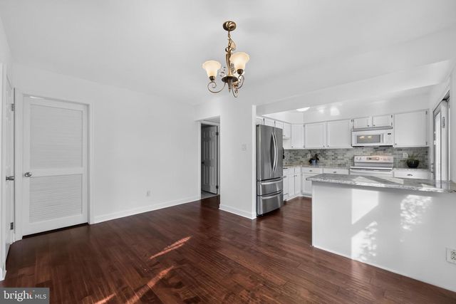 284 WOODS EDGE PL, Langhorne, PA 19047