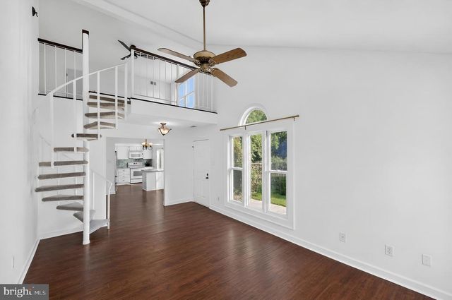 284 WOODS EDGE PL, Langhorne, PA 19047