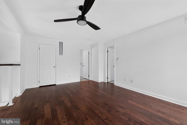 284 WOODS EDGE PL, Langhorne, PA 19047