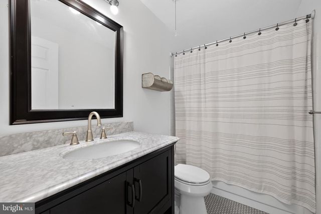 284 WOODS EDGE PL, Langhorne, PA 19047